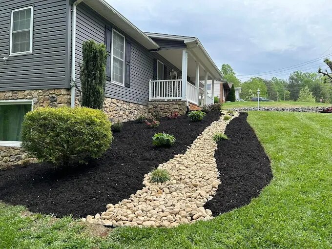 How Often Should You Mulch? A Homeowner Guide