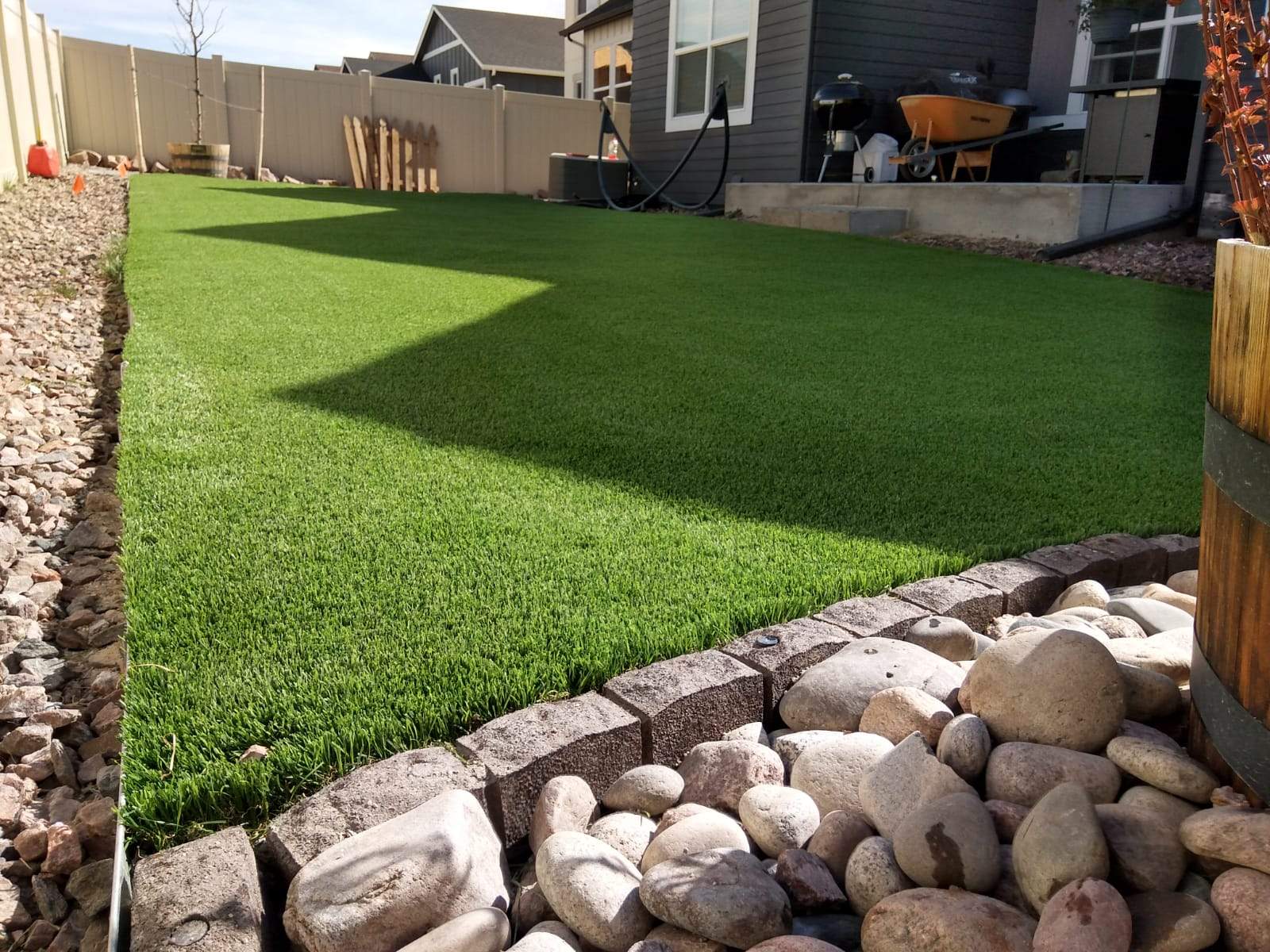 Artificial Turf vs. Natural Grass: Pros, Cons, and Cost